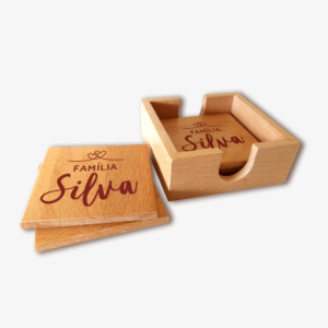 Conjunto bases de copos em madeira impressas Conjunto bases de copos em madeira impressas Aniversários de adultos